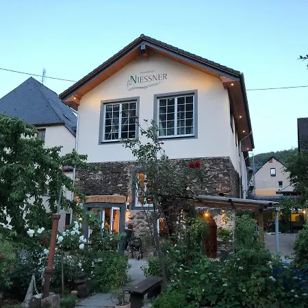 Ferienweingut Niessner Guest house