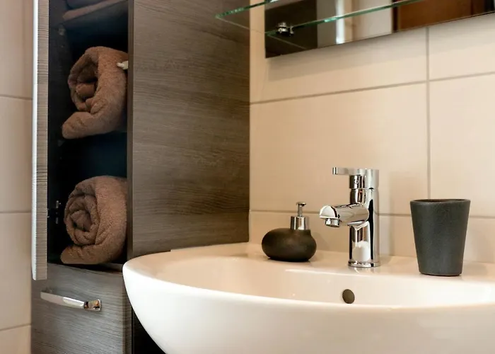 Ferienweingut Niessner 招待所 3*